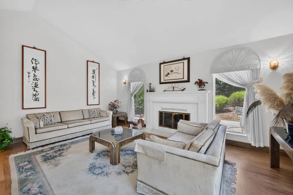 13204 Wright Way Los Altos Hills, CA 94022