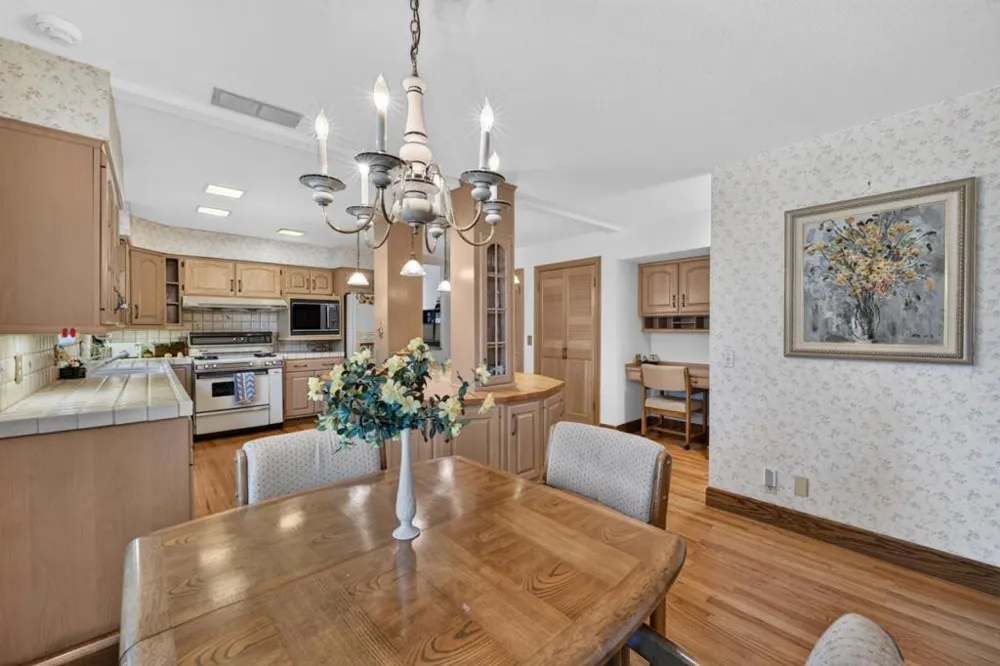 13204 Wright Way Los Altos Hills, CA 94022