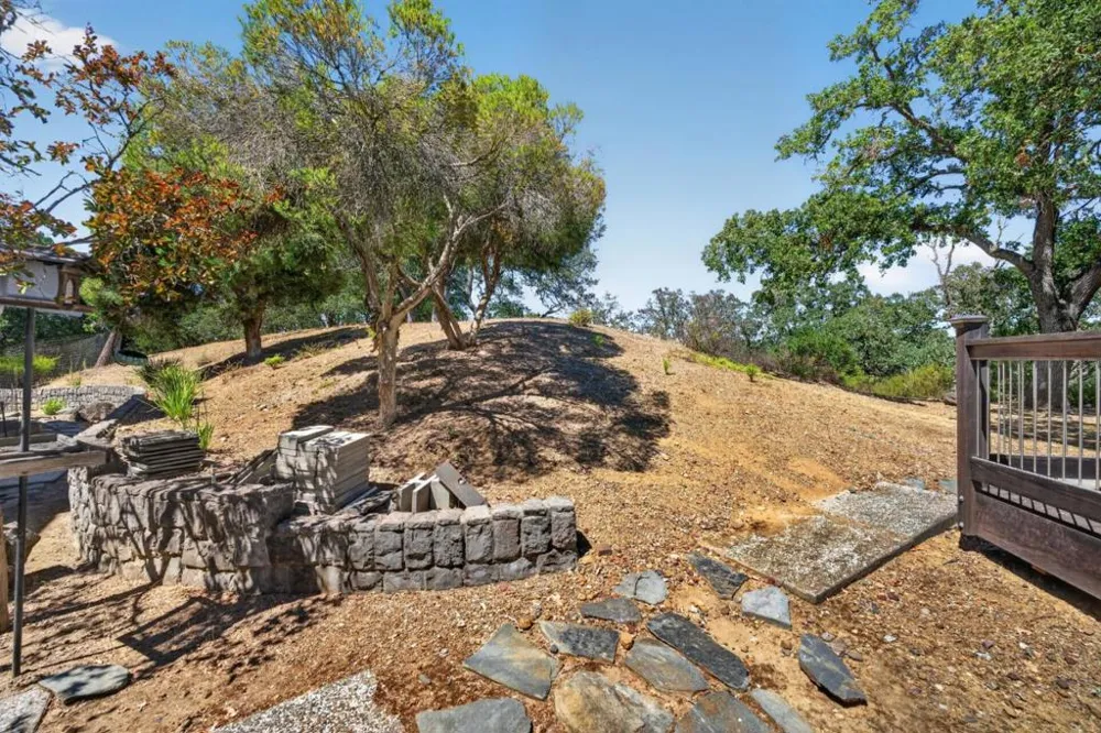 13204 Wright Way Los Altos Hills, CA 94022