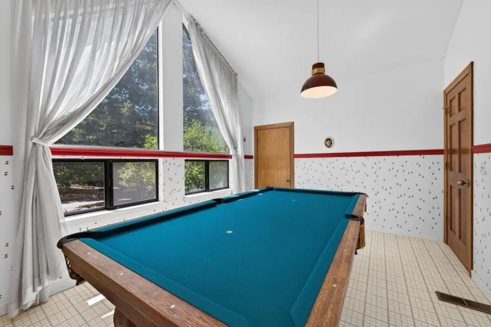 13204 Wright Way Los Altos Hills, CA 94022