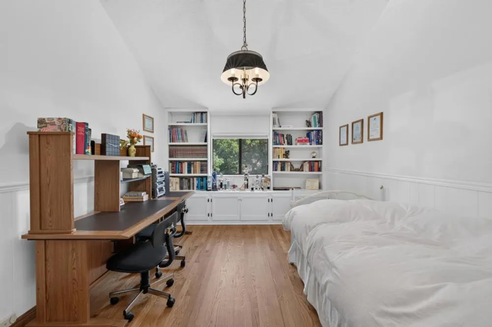 13204 Wright Way Los Altos Hills, CA 94022