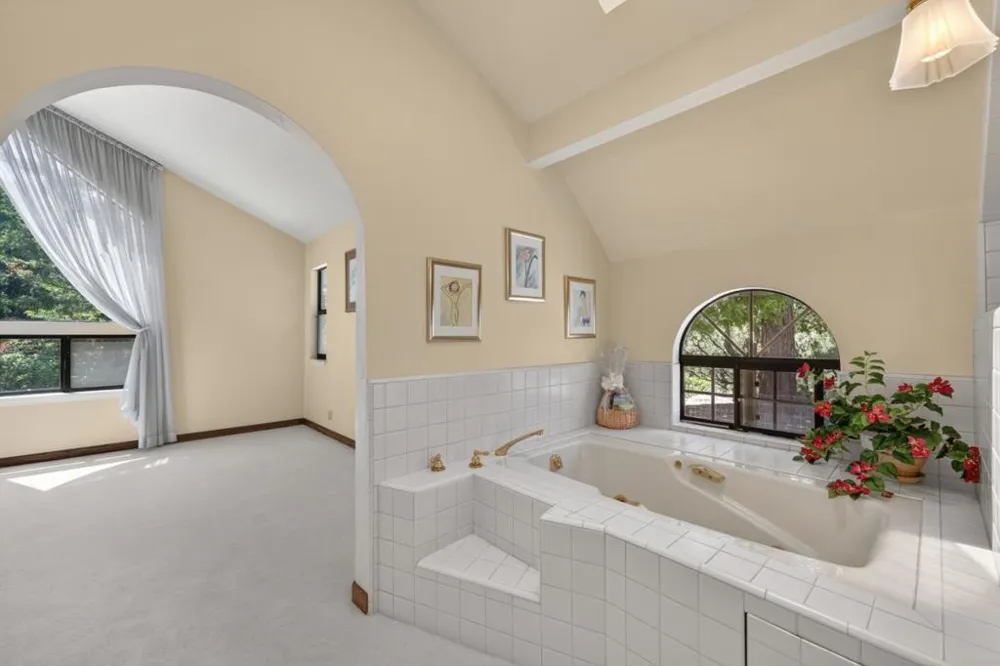 13204 Wright Way Los Altos Hills, CA 94022