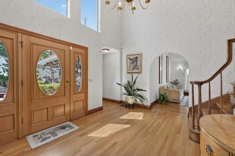 13204 Wright Way Los Altos Hills, CA 94022