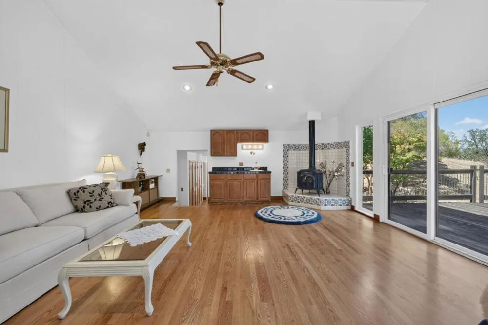 13204 Wright Way Los Altos Hills, CA 94022