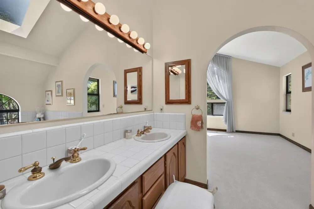 13204 Wright Way Los Altos Hills, CA 94022