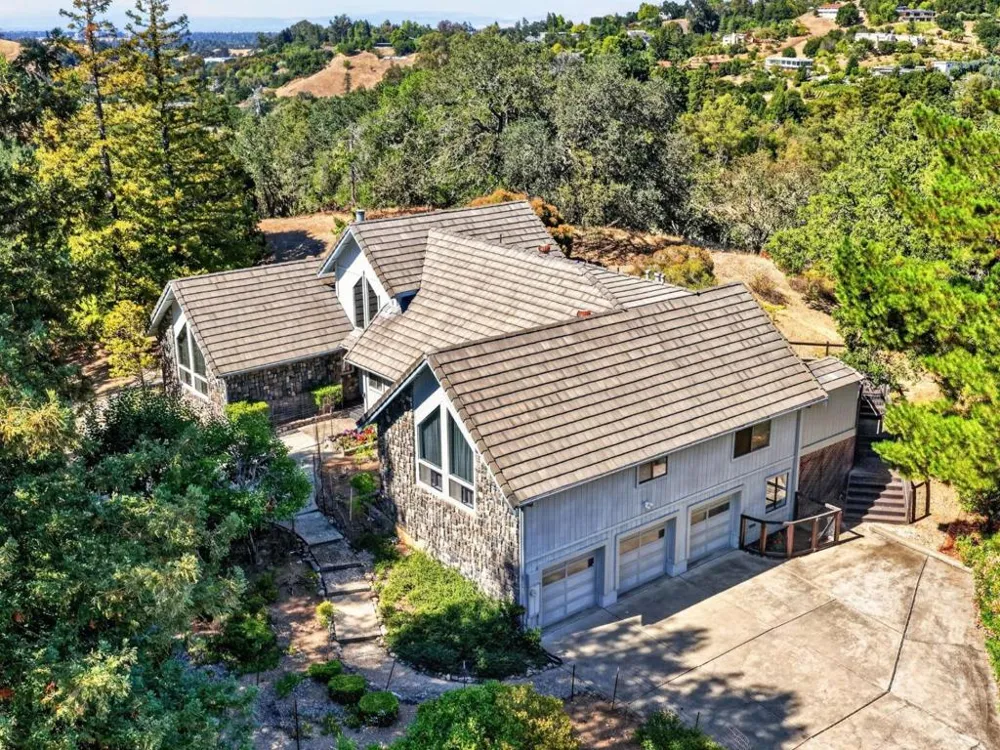 13204 Wright Way Los Altos Hills, CA 94022