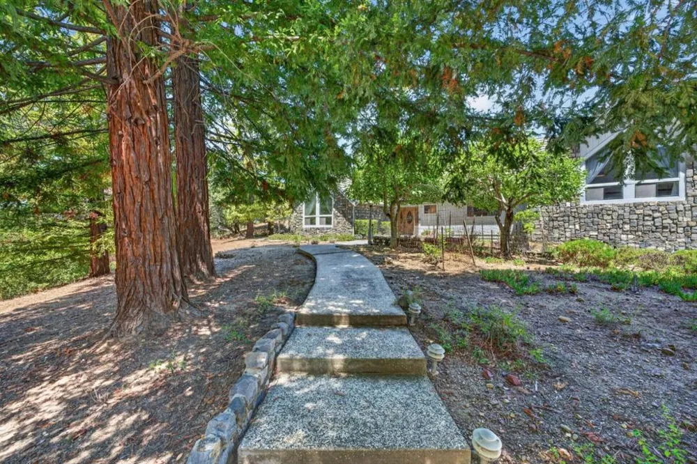 13204 Wright Way Los Altos Hills, CA 94022