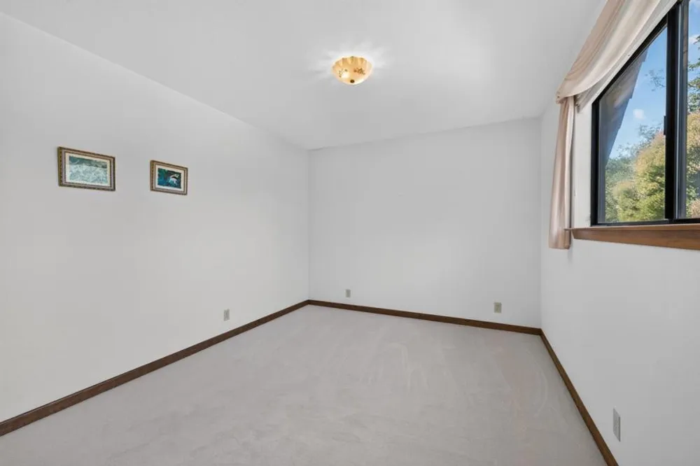 13204 Wright Way Los Altos Hills, CA 94022