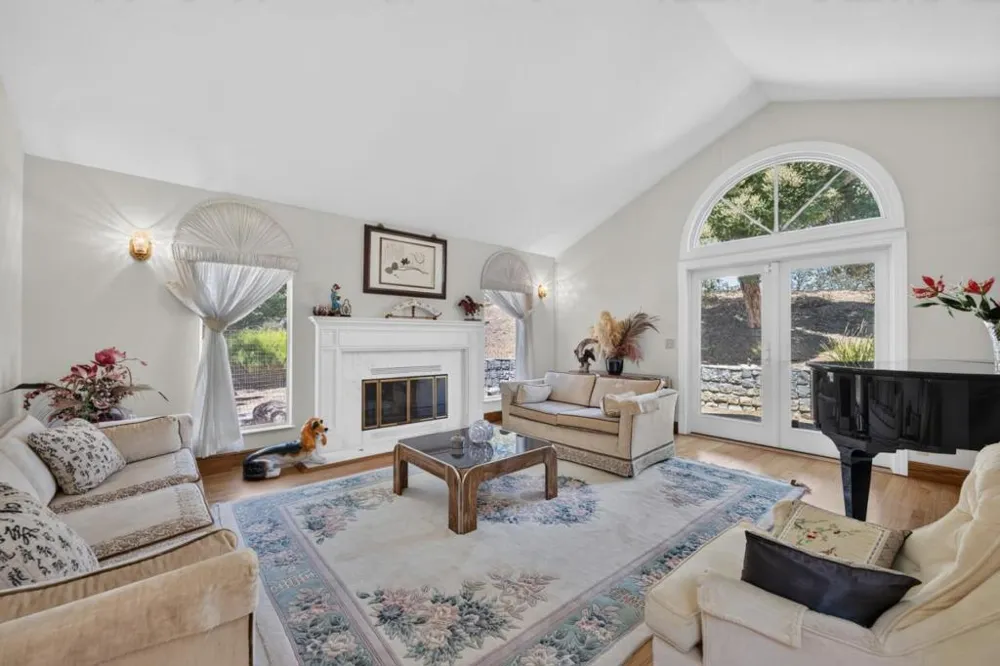 13204 Wright Way Los Altos Hills, CA 94022