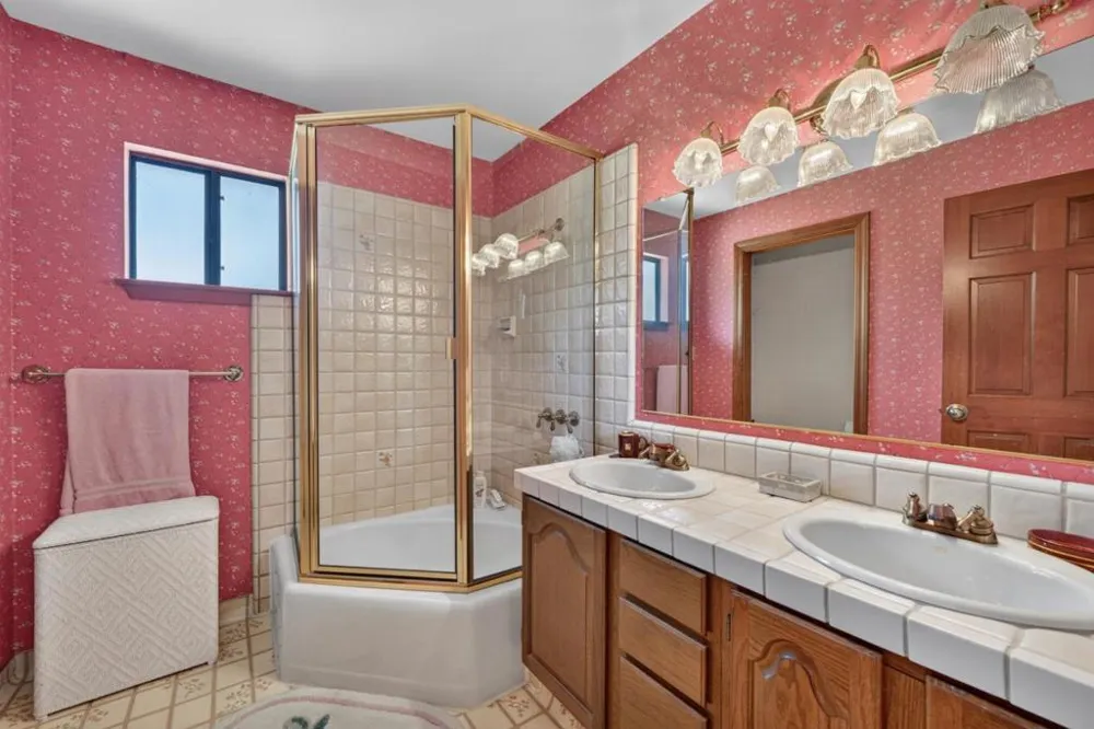13204 Wright Way Los Altos Hills, CA 94022