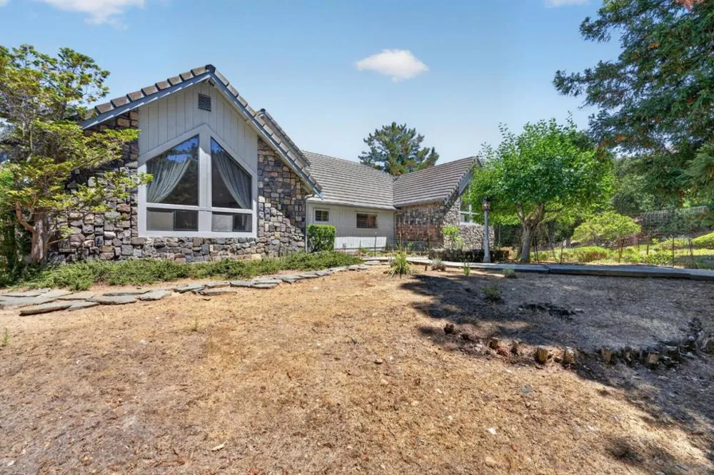 13204 Wright Way Los Altos Hills, CA 94022