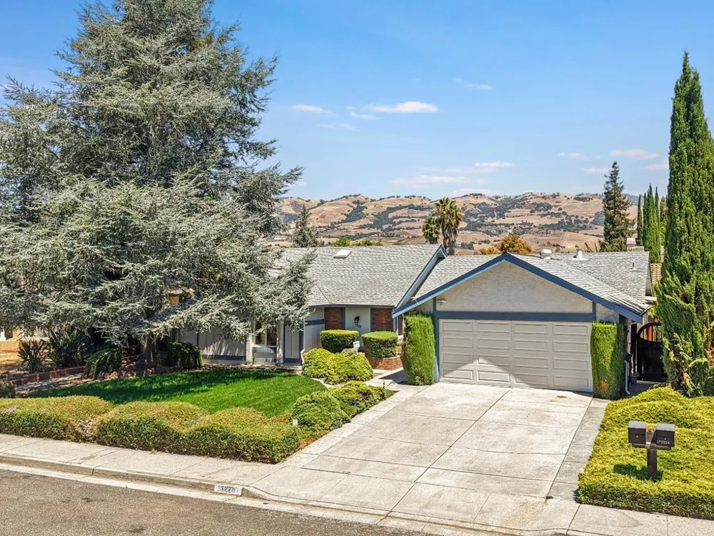 3220 Foxboro Place San Jose, CA 95135