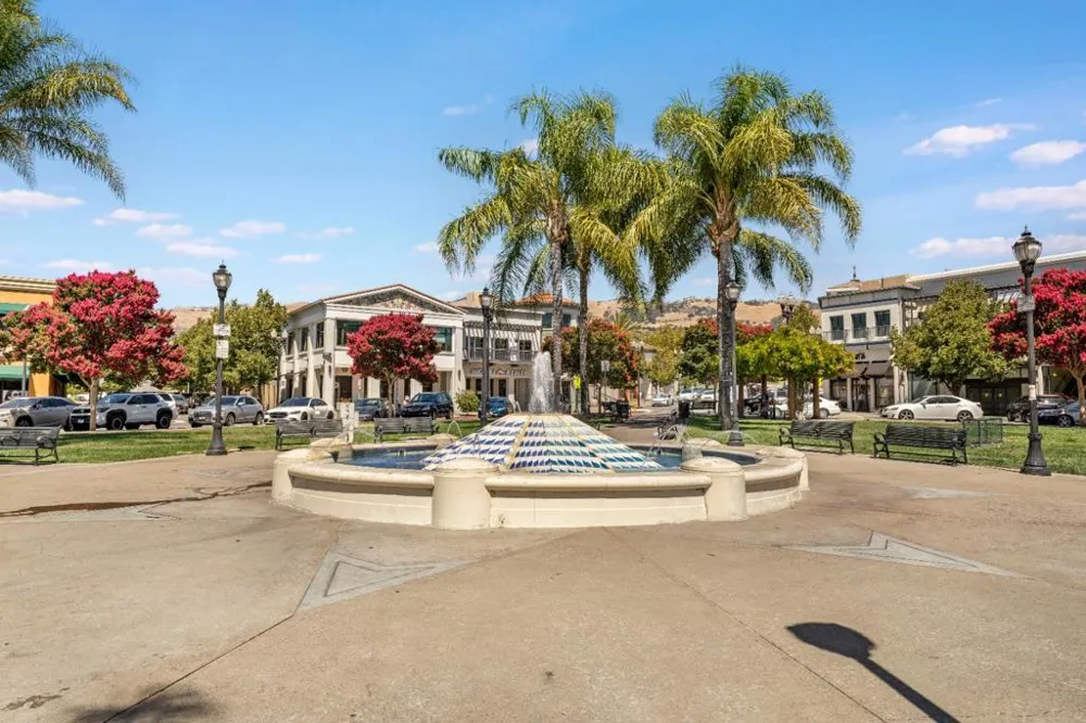 3220 Foxboro Place San Jose, CA 95135