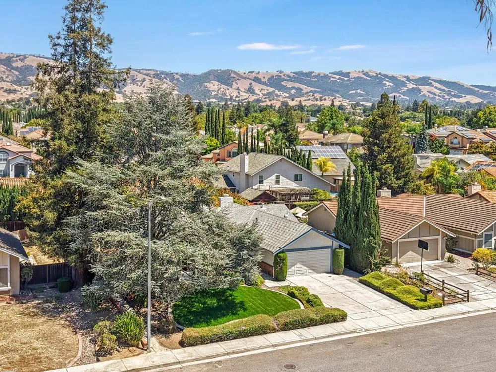 3220 Foxboro Place San Jose, CA 95135