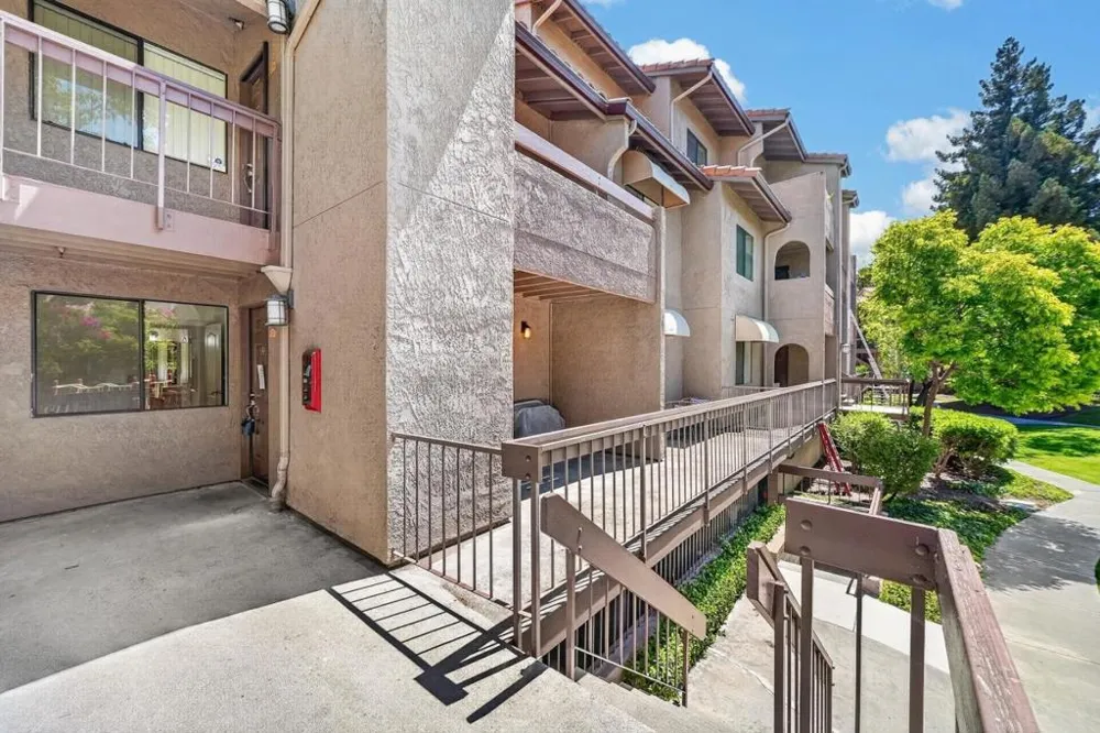 2250 Monroe Street #109 Santa Clara, CA 95050