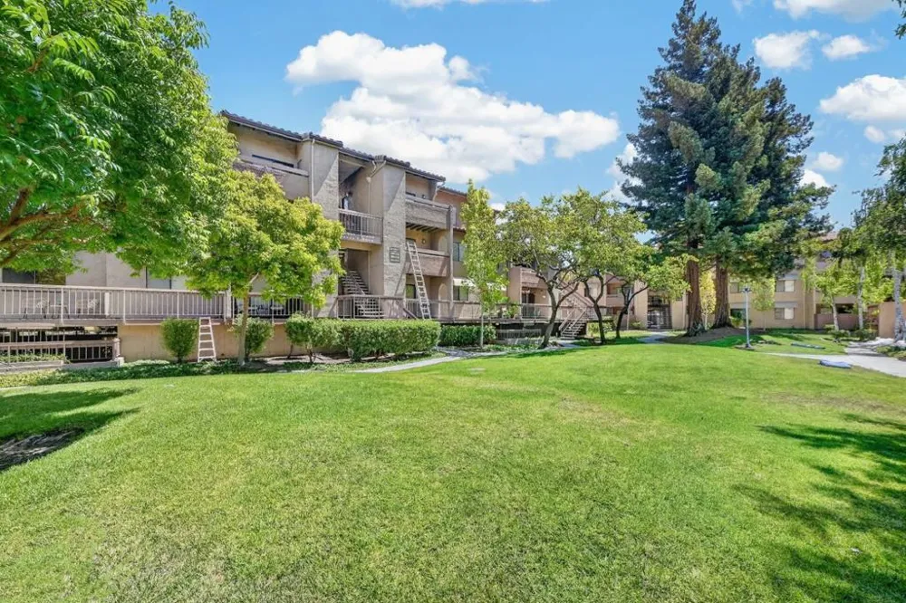 2250 Monroe Street #109 Santa Clara, CA 95050