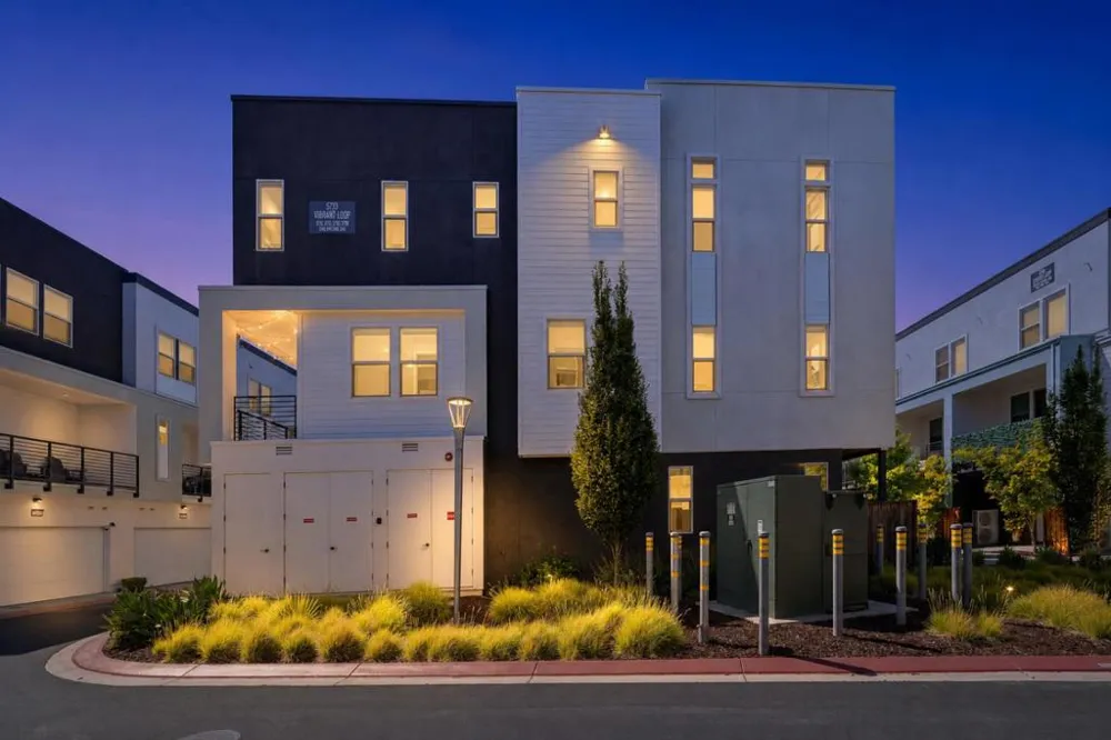 5761 Vibrant Loop San Jose, CA 95119