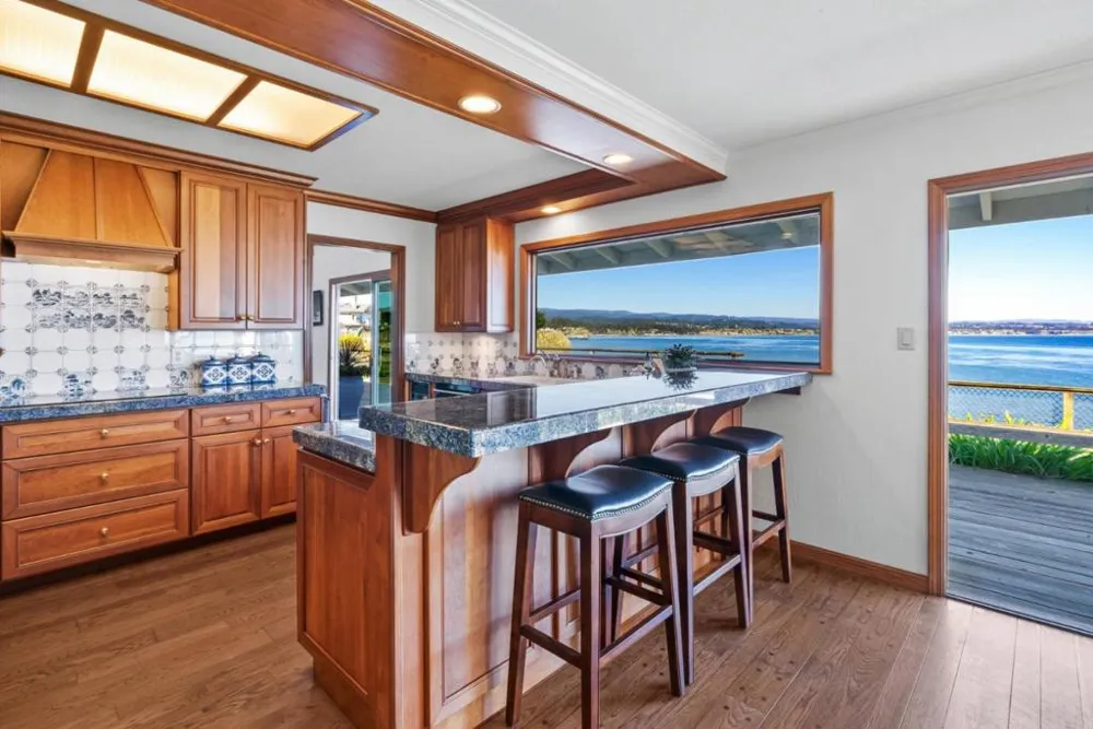 4250 Opal Cliff Drive Santa Cruz, CA 95062