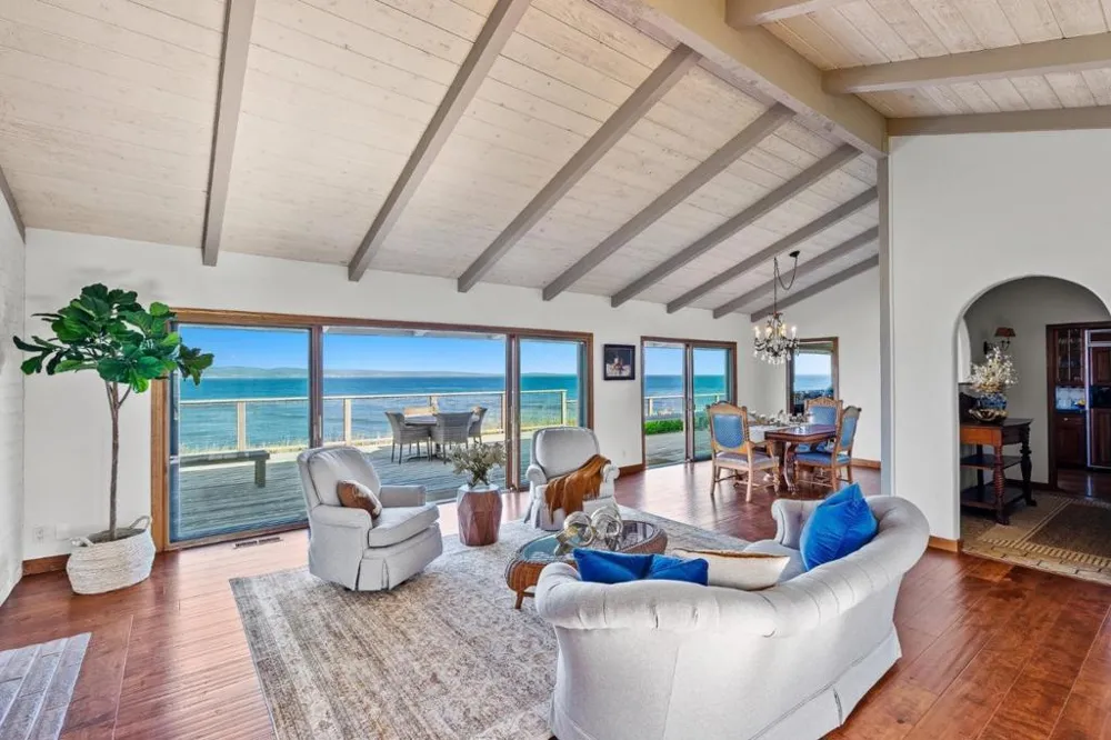 4250 Opal Cliff Drive Santa Cruz, CA 95062