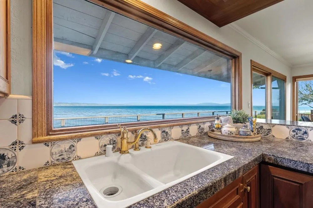 4250 Opal Cliff Drive Santa Cruz, CA 95062