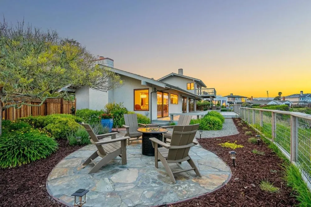 4250 Opal Cliff Drive Santa Cruz, CA 95062