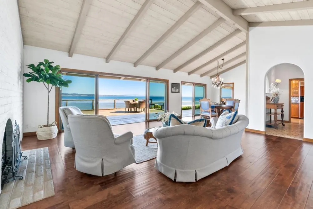 4250 Opal Cliff Drive Santa Cruz, CA 95062
