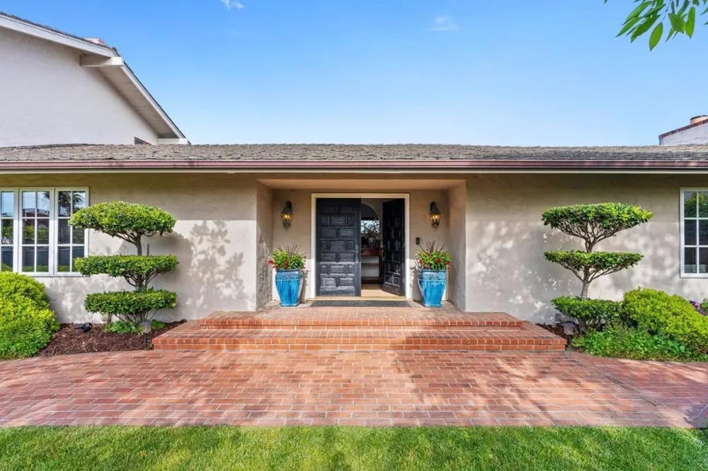 4250 Opal Cliff Drive Santa Cruz, CA 95062
