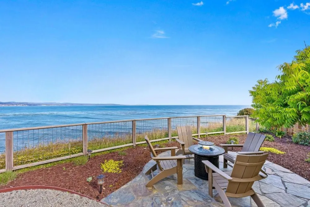 4250 Opal Cliff Drive Santa Cruz, CA 95062