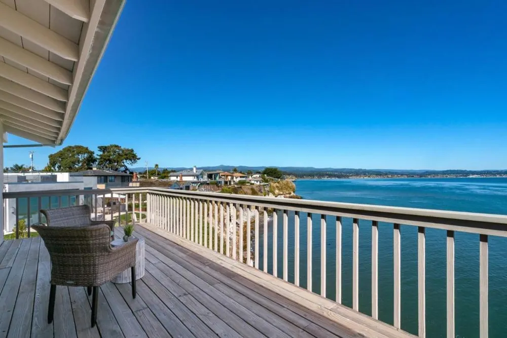 4250 Opal Cliff Drive Santa Cruz, CA 95062