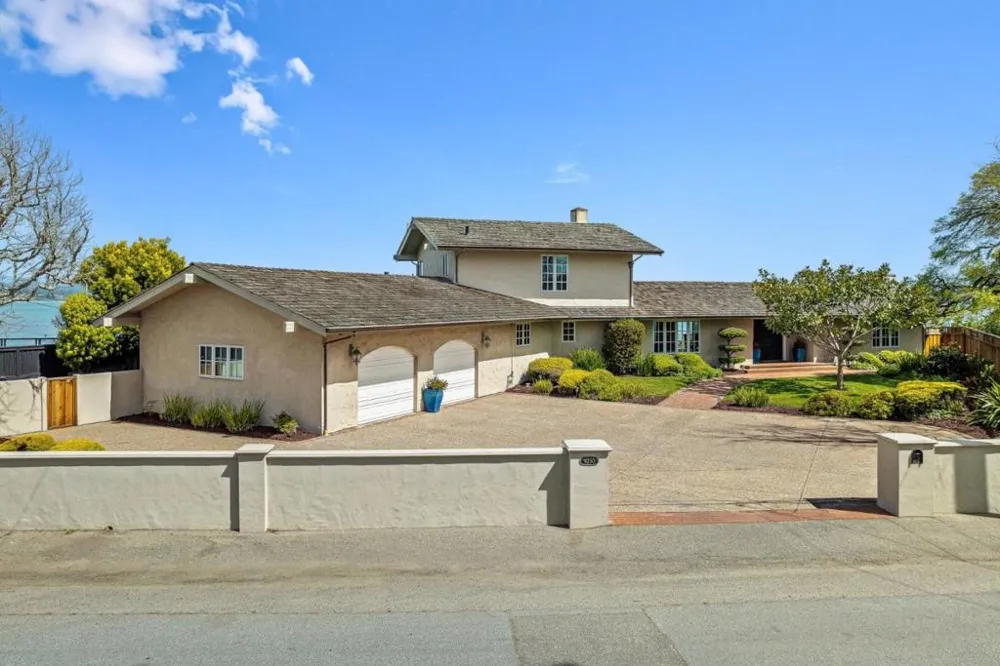 4250 Opal Cliff Drive Santa Cruz, CA 95062