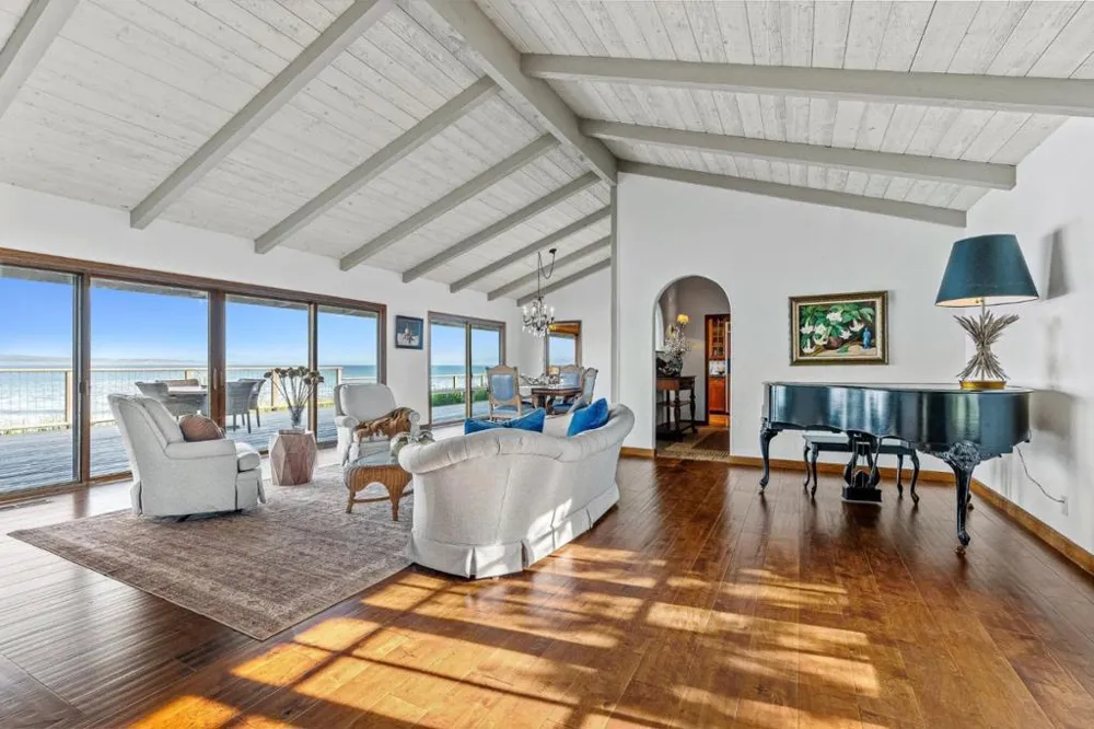 4250 Opal Cliff Drive Santa Cruz, CA 95062