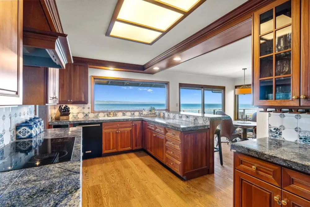 4250 Opal Cliff Drive Santa Cruz, CA 95062