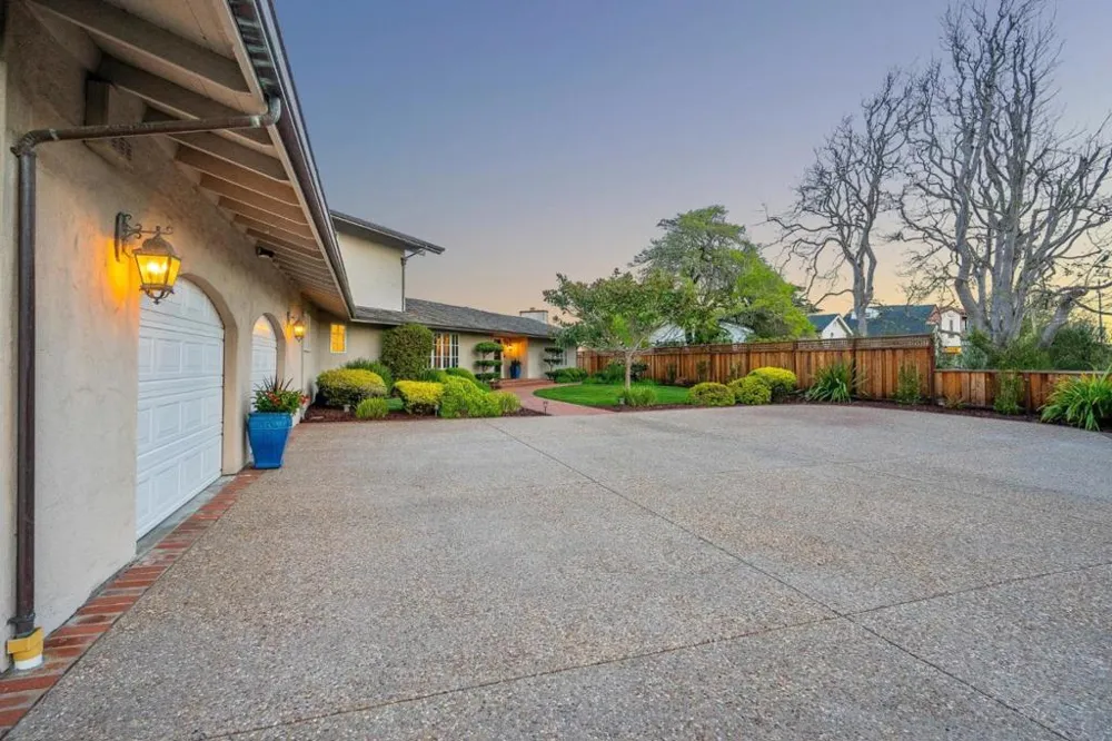 4250 Opal Cliff Drive Santa Cruz, CA 95062