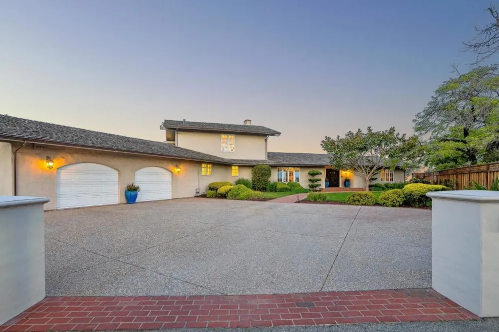 4250 Opal Cliff Drive Santa Cruz, CA 95062
