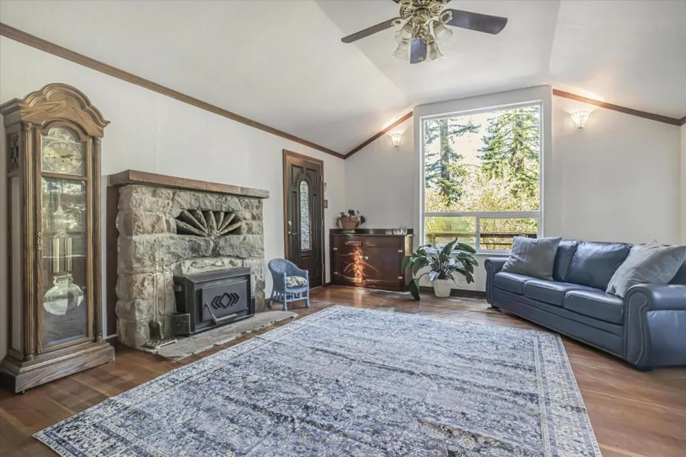 1045 Forest Way Brookdale, CA 95007