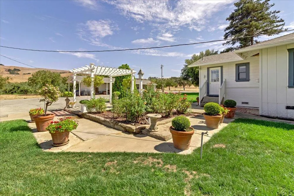 4125 Prunedale Avenue Gilroy, CA 95020