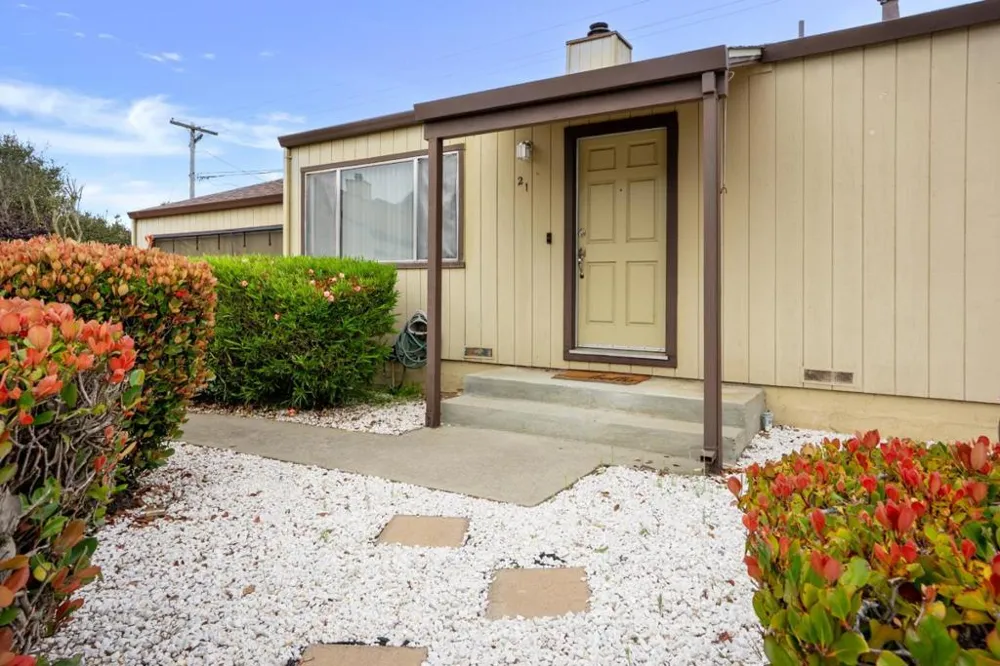 3080 Crumpton Lane #21 Marina, CA 93933