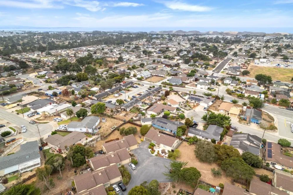 3080 Crumpton Lane #21 Marina, CA 93933