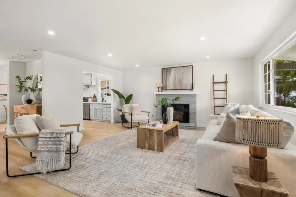 4805 Emerald Street Capitola, CA 95010