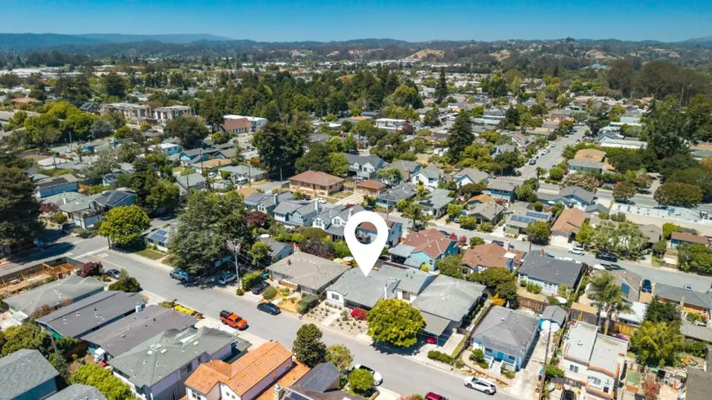 4805 Emerald Street Capitola, CA 95010