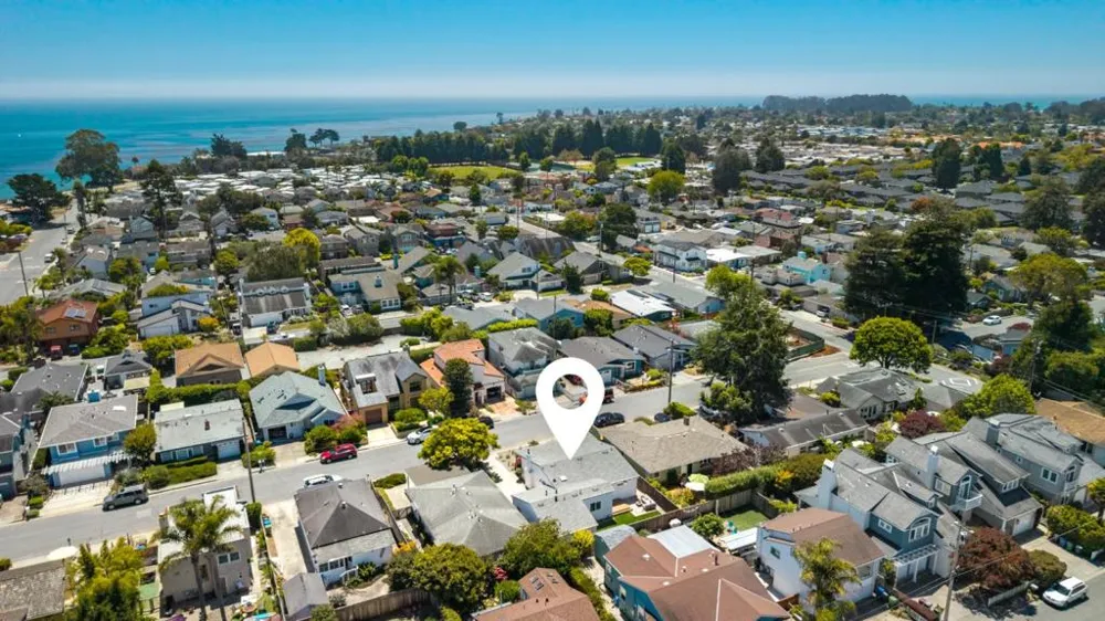 4805 Emerald Street Capitola, CA 95010