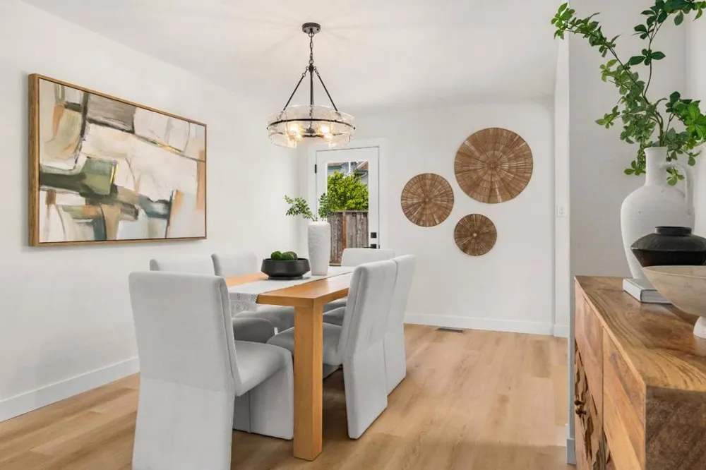 4805 Emerald Street Capitola, CA 95010