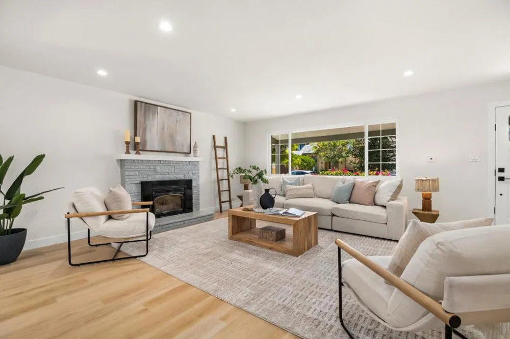 4805 Emerald Street Capitola, CA 95010