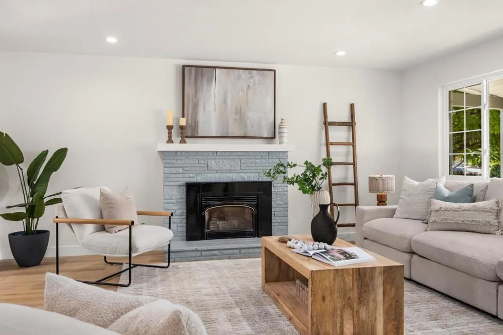 4805 Emerald Street Capitola, CA 95010