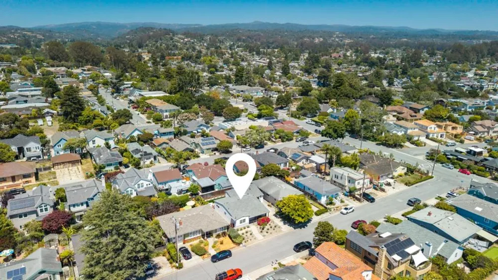 4805 Emerald Street Capitola, CA 95010