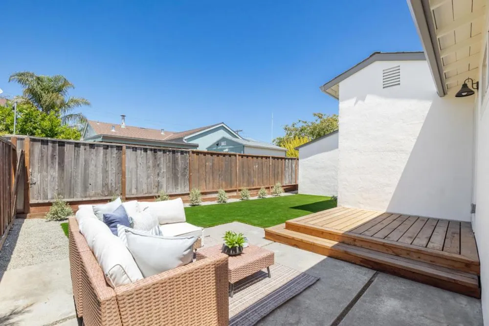 4805 Emerald Street Capitola, CA 95010