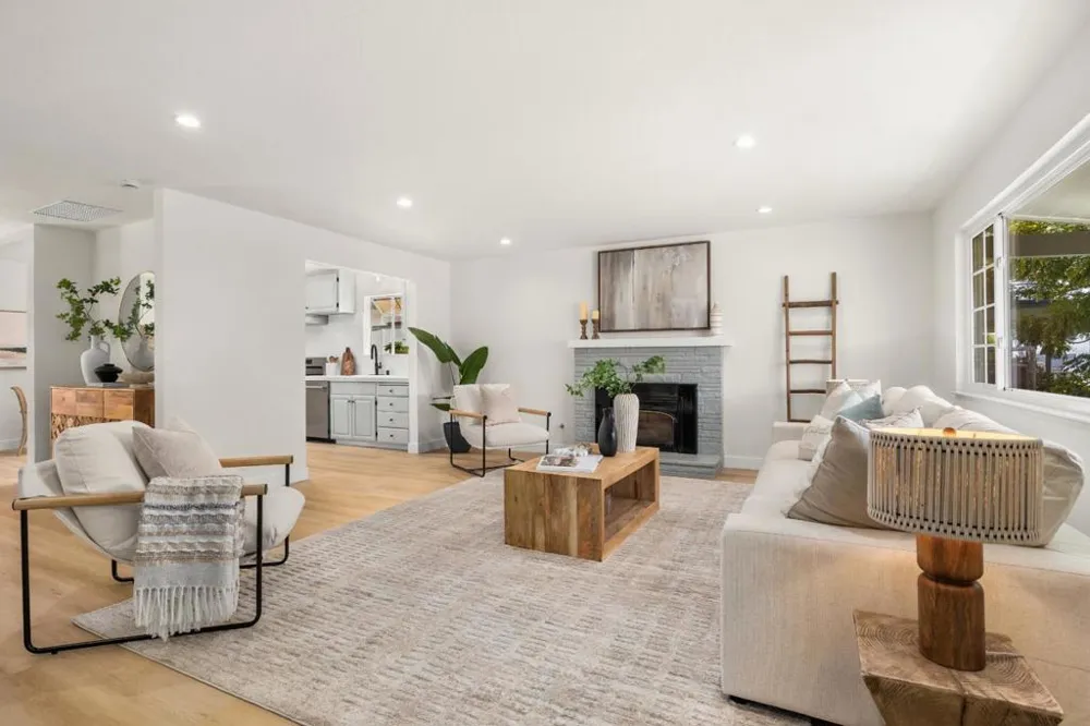 4805 Emerald Street Capitola, CA 95010