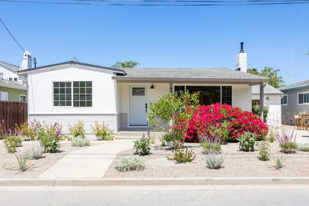 4805 Emerald Street Capitola, CA 95010