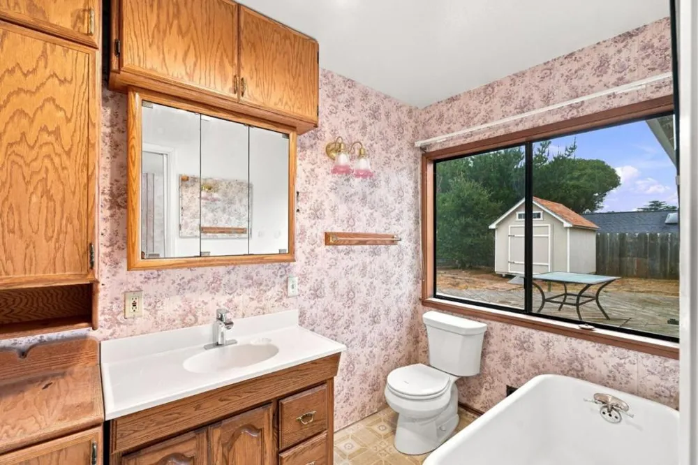 61 Work Avenue Del Rey Oaks, CA 93940