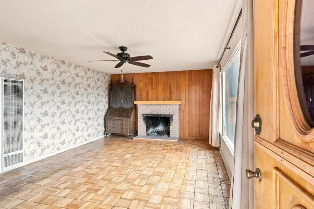 61 Work Avenue Del Rey Oaks, CA 93940